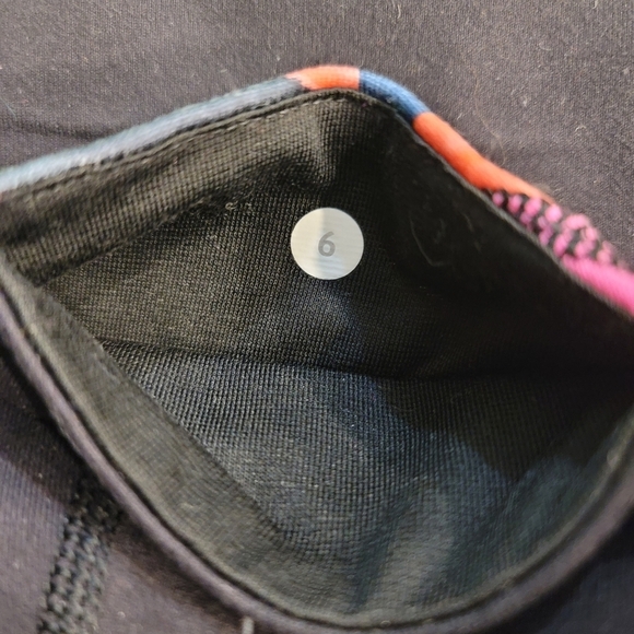 Lululemon Athletica "Secret Garden" Leggings - Sz 6 - Picture 6 of 8